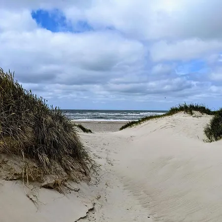 度假居 6 Person In *